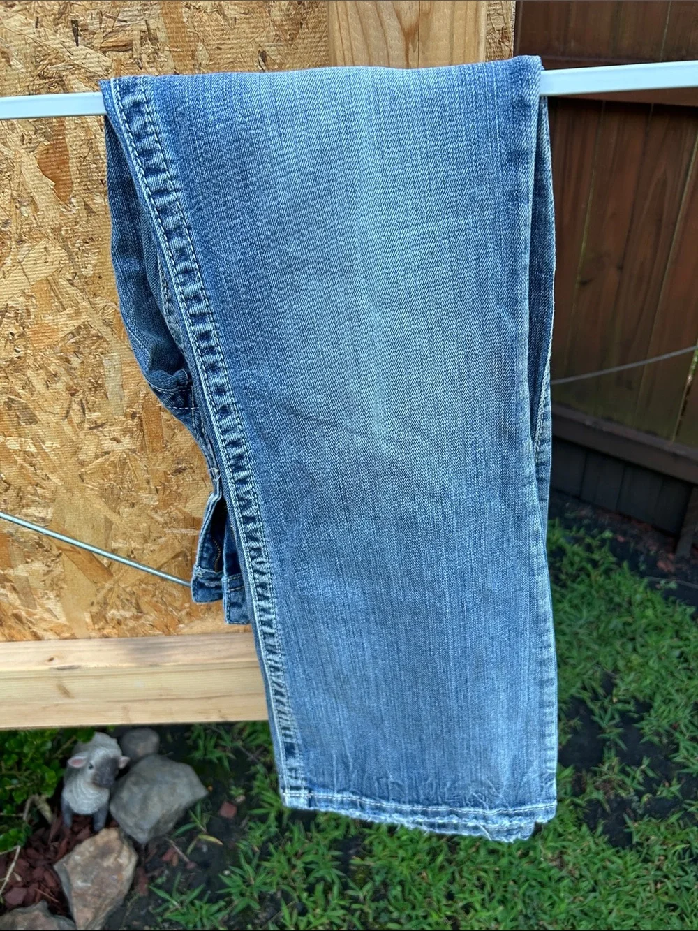Silver Jeans Light Blue Bootcut Jeans with Embroidered Pocket